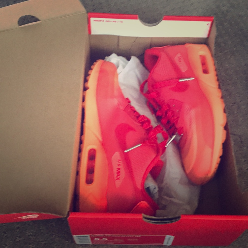 Nike women’s air max 90